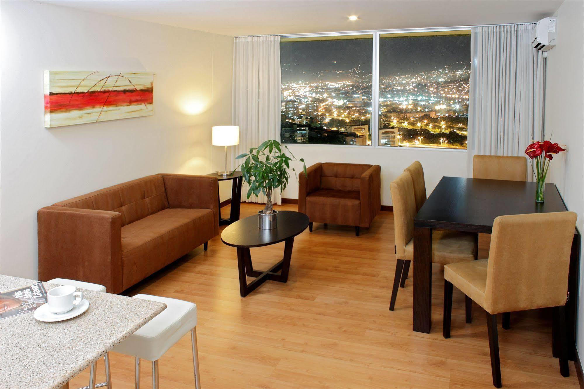 Estelar Apartamentos Medellin Luaran gambar