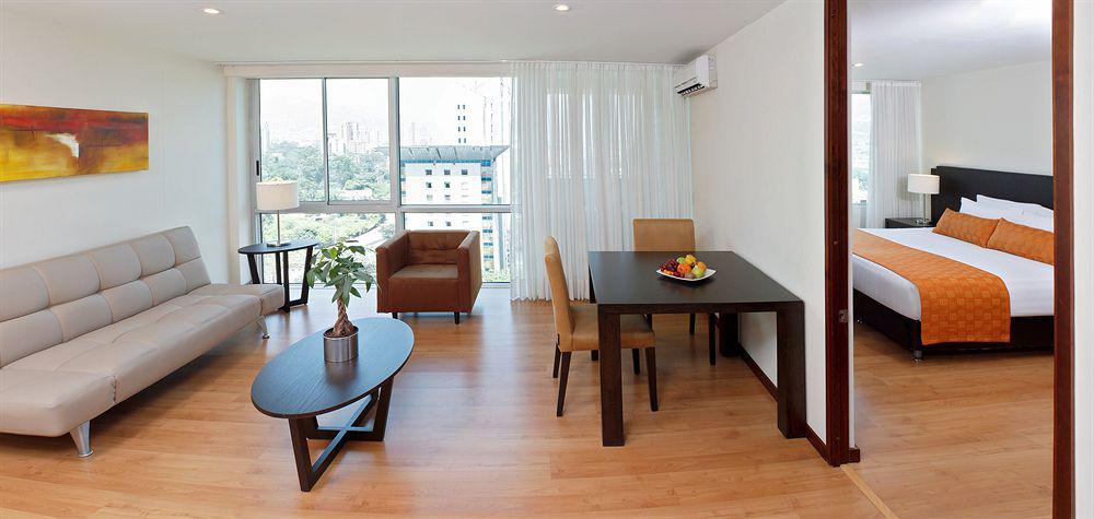 Estelar Apartamentos Medellin Luaran gambar